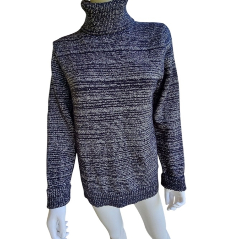 Classic Blue Turtleneck Sweater with Variegated Knit